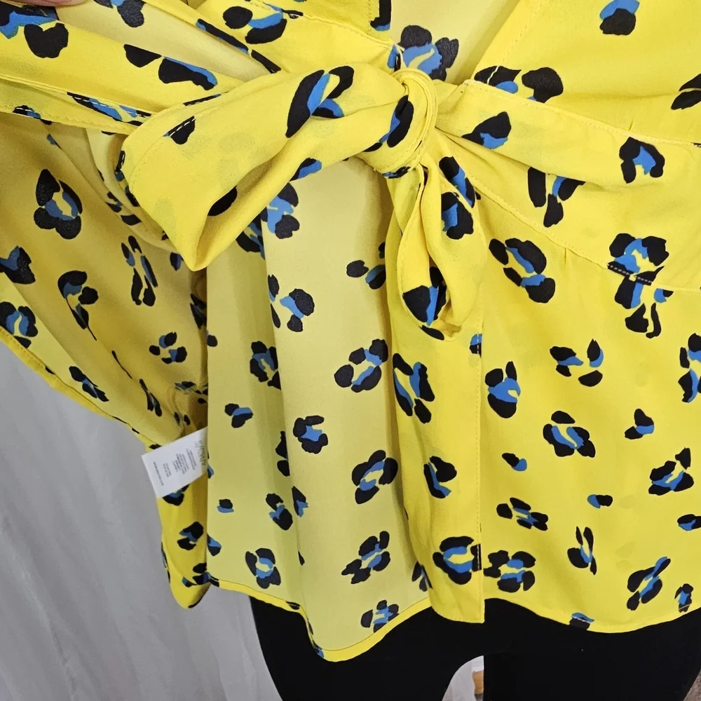 Cabi Sunny Set #5596 Limited Edition Yellow Front Tie Floral - Picture 5 of 9